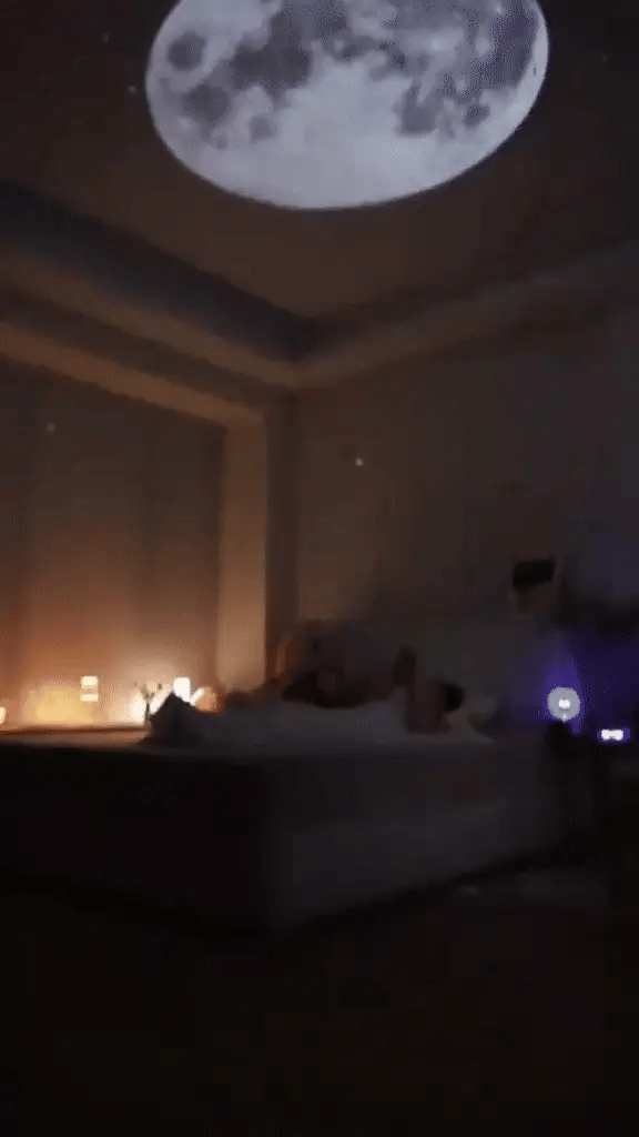 🌙 LunaSphere™ Dreamy Sky Rotating Night Light Projector