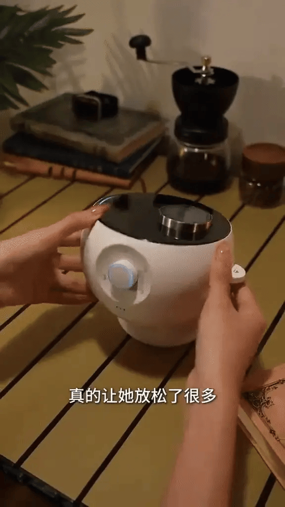 🌙 LunaSphere™ Dreamy Sky Rotating Night Light Projector